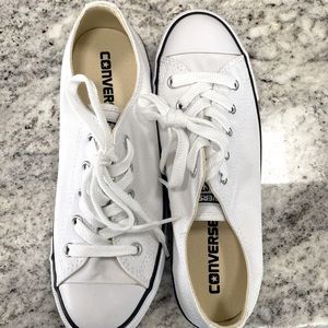 White Chuck Taylor All Star Dainty Converse size 6